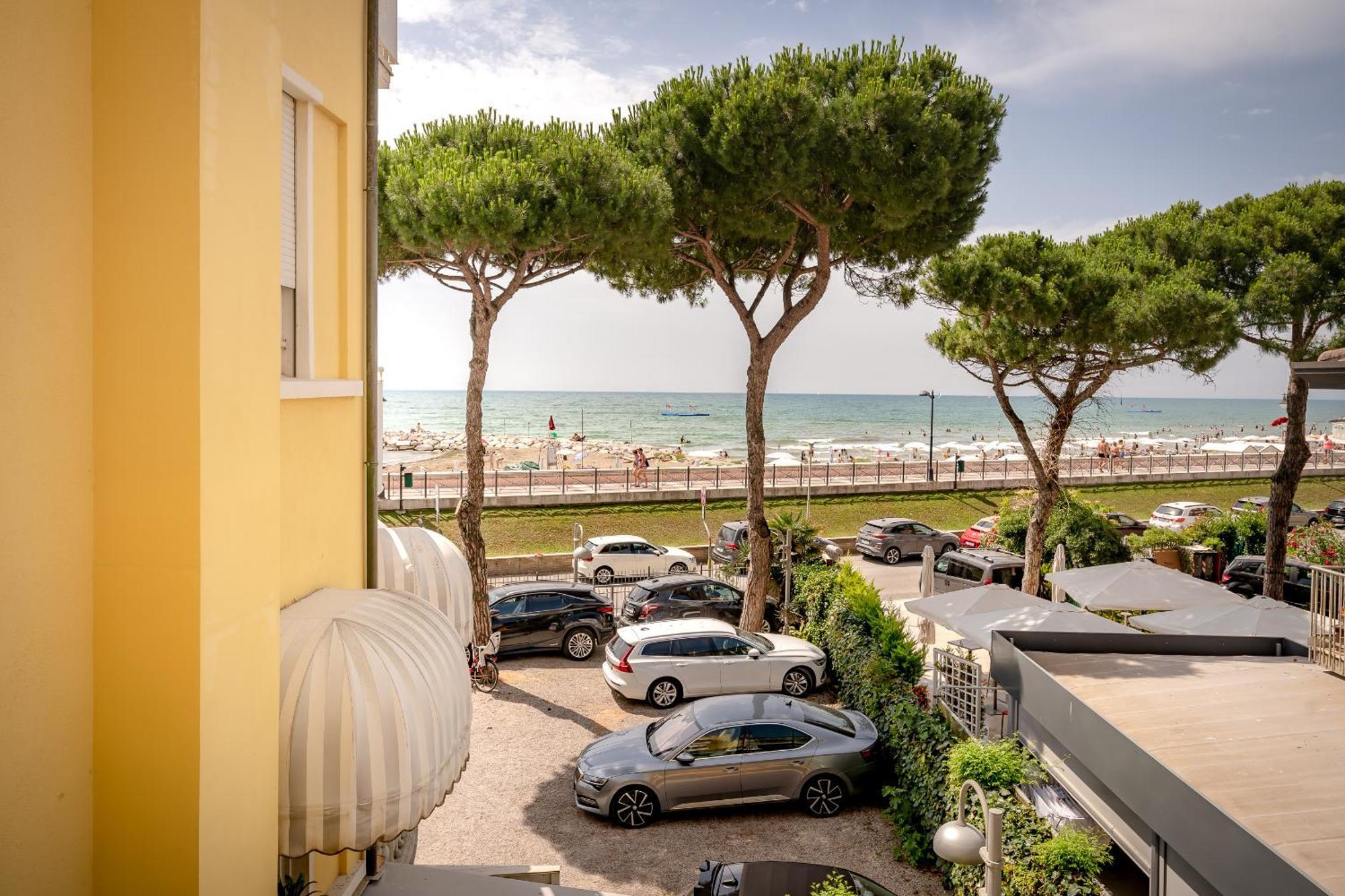 Hotel Le Lampare กาออร์เล ภายนอก รูปภาพ