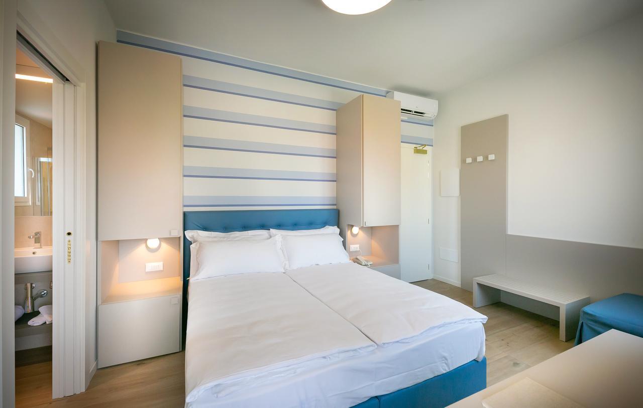 Hotel Le Lampare กาออร์เล ภายนอก รูปภาพ